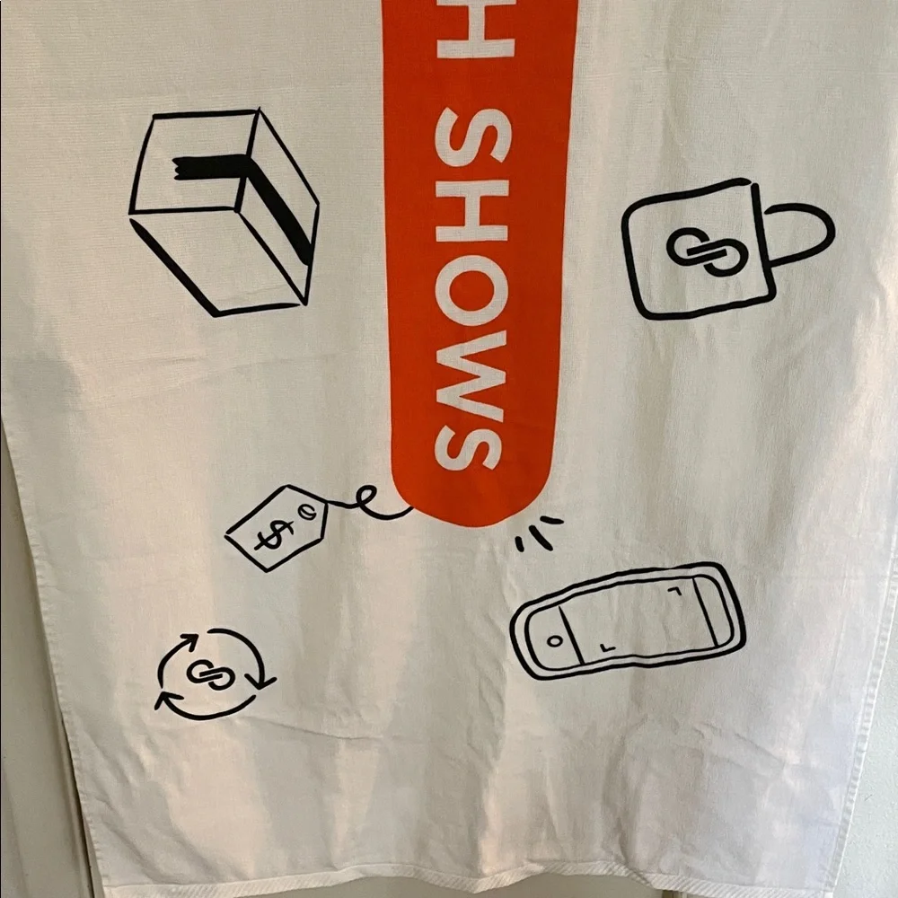 White Poshmark Posh Shows Beach Towel NEW